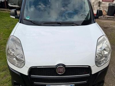 Begagnad Fiat Doblò 90 HK (66 kW) 2011 Vit Minibuss