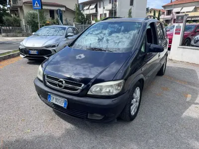 Usata Opel Zafira Elegance 125 CV (91 kW) 2004 Blu Monovolume