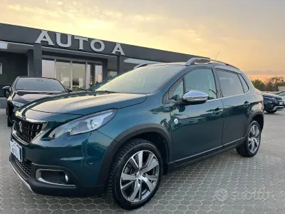 Usata Peugeot 2008 Crossway 120 CV (88 kW) 2018 Verde SUV