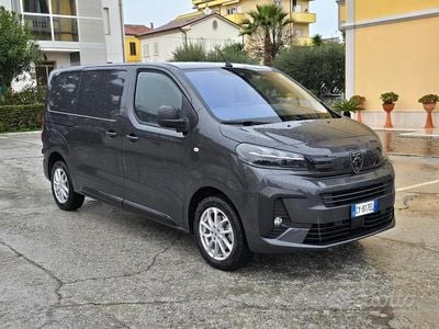 Usata Peugeot Expert S 180 CV (132 kW) 2025 Grigio Furgone