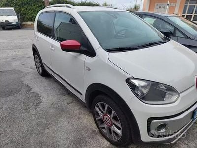 Begagnad VW up! 2014 Vit Halvkombi