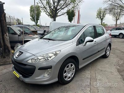 Usata Peugeot 308 Premium 95 CV (69 kW) 2008 Argento Berlina