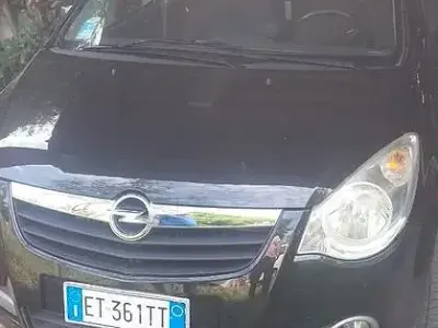 Usata Opel Agila 86 CV (63 kW) 2009 Nero Utilitaria