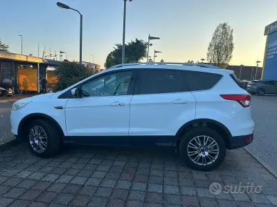 Usata Ford Kuga Titanium 163 CV (119 kW) 2015 Bianco SUV