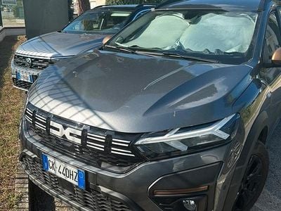 Usata Dacia Jogger Extreme 150 CV (110 kW) 2023 Grigio Monovolume