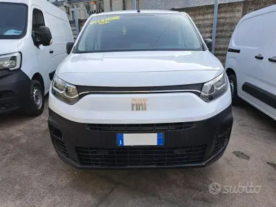 Usata Fiat Doblò 101 CV (74 kW) 2023 Bianco Monovolume