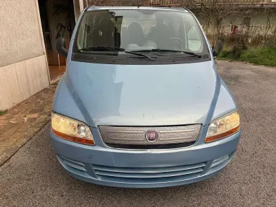 Usata Fiat Multipla Dynamic 116 CV (85 kW) 2005 Blu/azzurro Monovolume