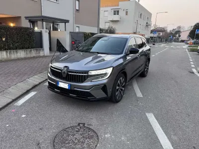 Usata Renault Espace Techno 131 CV (96 kW) 2023 Grigio SUV
