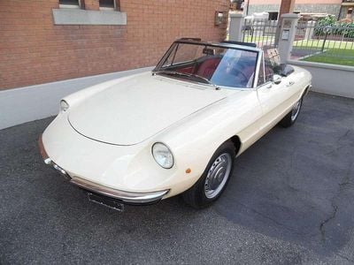 Usata Alfa Romeo Spider 120 CV (88 kW) 1968 Beige Cabrio