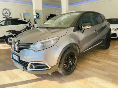 Usata Renault Captur 90 CV (66 kW) 2016 Grigio SUV