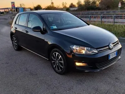 Usata VW Golf VII Trendline 110 CV (80 kW) 2015 Nero Berlina