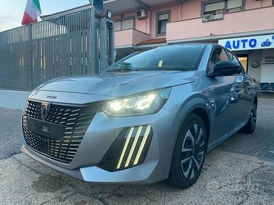 Usata Peugeot 208 Active 101 CV (74 kW) 2024 Grigio Utilitaria