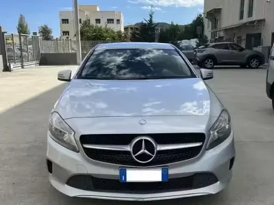 Begagnad Mercedes A180 109 HK (80 kW) 2016 Grå Sedan