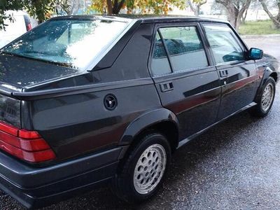 Usata Alfa Romeo 75 148 CV (108 kW) 1991 Nero Berlina