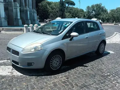 Usata Fiat Grande Punto 77 CV (56 kW) 2007 Grigio Utilitaria