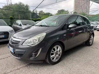 Usata Opel Corsa 85 CV (62 kW) 2011 Grigio Utilitaria