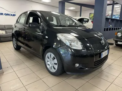 Usata Toyota Yaris Sol 69 CV (50 kW) 2007 Nero Utilitaria