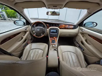 Usata Jaguar X-type Executive 156 CV (114 kW) 2006 Nero Berlina
