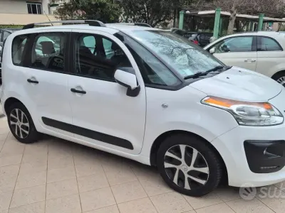 Usado Citroën C3 Picasso Seduction 92 CV (67 kW) 2015 Blanco Monovolumen