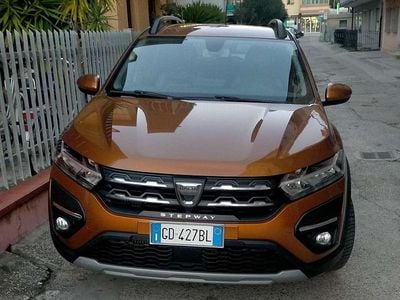 Usata Dacia Sandero Stepway 101 CV (74 kW) 2021 Oro Berlina