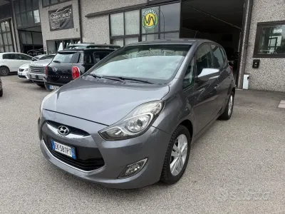 Begagnad Hyundai ix20 Style 90 HK (66 kW) 2011 Grå Halvkombi