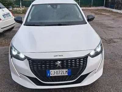 Usata Peugeot 208 102 CV (75 kW) 2022 Bianco Utilitaria