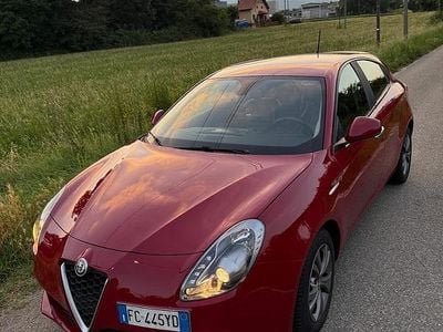 Usata Alfa Romeo Giulietta 120 CV (88 kW) 2016 Rosso Utilitaria
