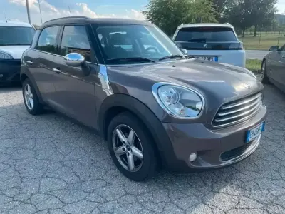 Usata Mini Cooper D Countryman 90 CV (66 kW) 2012 Marrone SUV