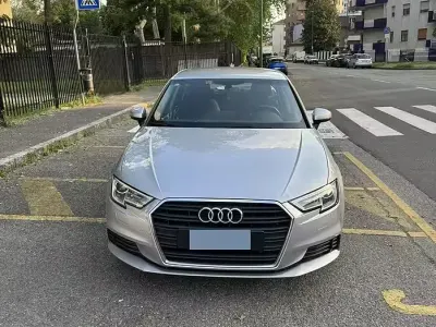 Usata Audi A3 Business 110 CV (80 kW) 2017 Grigio Berlina