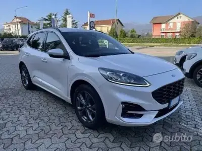 Usata Ford Kuga 120 CV (88 kW) 2022 Bianco SUV