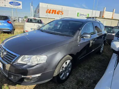 Usata VW Passat Highline 140 CV (102 kW) 2010 Grigio Station wagon
