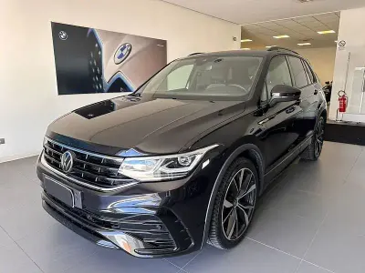 Usata VW Tiguan R-line 150 CV (110 kW) 2023 Nero SUV