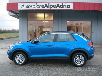 Usata VW T-Roc Life 150 CV (110 kW) 2023 Blu SUV