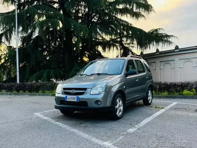 Usata Suzuki Ignis GL 94 CV (69 kW) 2006 Grigio Utilitaria