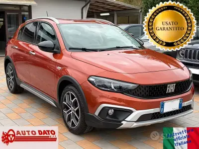 Usata Fiat Tipo Cross 131 CV (96 kW) 2021 Arancione Berlina