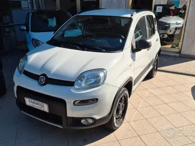 Usata Fiat Panda 4x4 S 95 CV (69 kW) 2018 Bianco Utilitaria