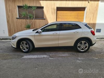 Usata Mercedes GLA200 136 CV (100 kW) 2014 Bianco SUV