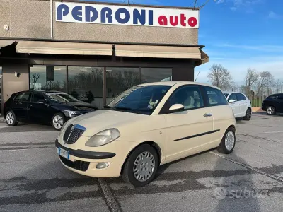 Usata Lancia Ypsilon 80 CV (58 kW) 2005 Marrone Utilitaria