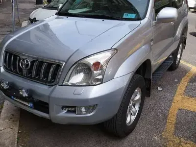 Usata Toyota Land Cruiser Executive 166 CV (122 kW) 2004 Argento SUV