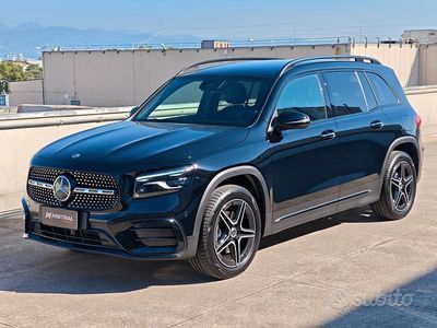 Käytetty Mercedes GLB200 AMG Line Premium Plus 150 HP (110 kW) 2025 Musta Katumaasturi