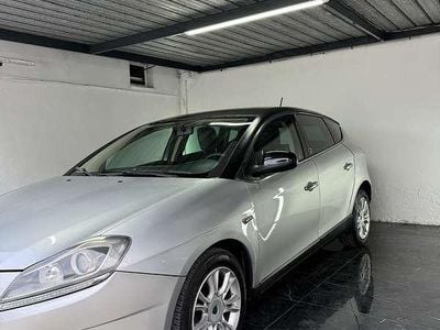 Usata Lancia Delta 120 CV (88 kW) 2010 Utilitaria