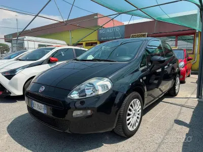 Usata Fiat Grande Punto Dynamic 65 CV (47 kW) 2014 Nero Utilitaria