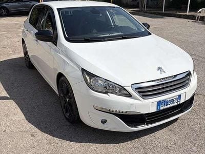 Begagnad Peugeot 308 Access 99 HK (72 kW) 2015 Vit Sedan