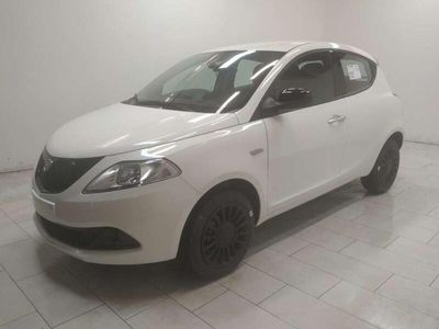 usata Lancia Ypsilon 1.0 firefly hybrid Silver s e s 70cv