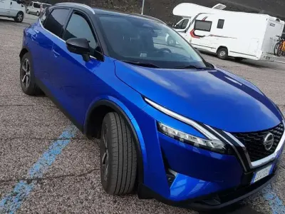 Usata Nissan Qashqai Acenta Premium 140 CV (102 kW) 2021 Blu/azzurro SUV