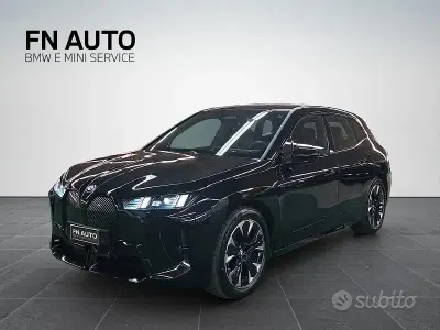 Usata BMW iX M Sport 400 kW (544 CV) 2025 Nero SUV