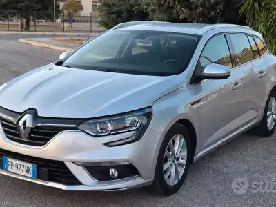 Usata Renault Mégane GrandTour 110 CV (80 kW) 2018 Grigio Station wagon