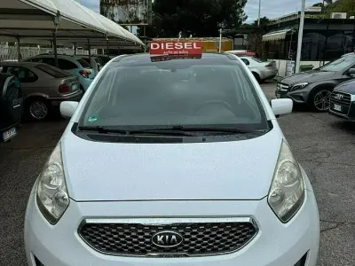 Usata Kia Venga LX 115 CV (84 kW) 2011 Bianco Utilitaria