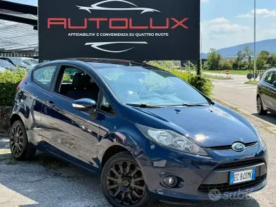 Usata Ford Fiesta 68 CV (50 kW) 2010 Blu Berlina