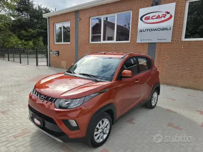Usata Mahindra KUV100 83 CV (61 kW) 2019 Arancione SUV